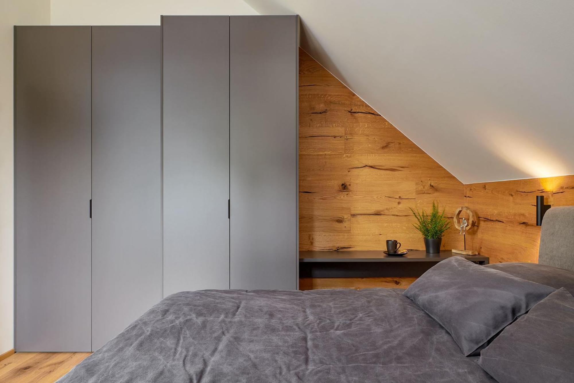 Bedrich Vi. *